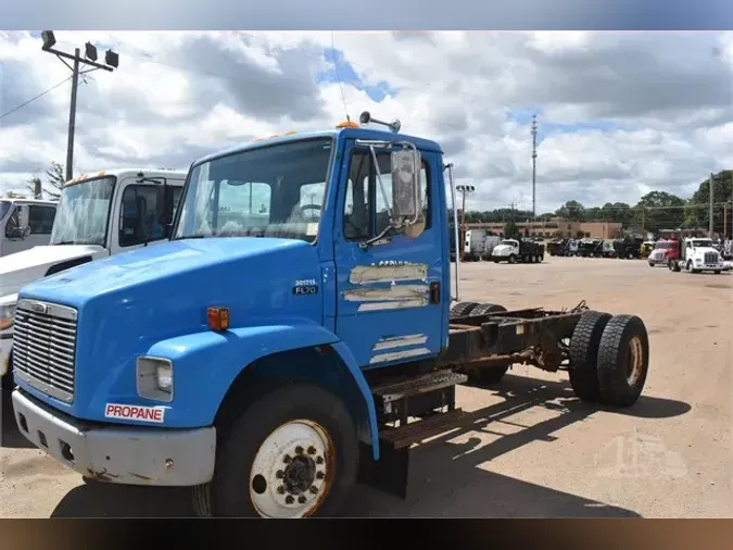 2001 FREIGHTLINER FL7064faf57758ba6eec6add2806ec1c4abf