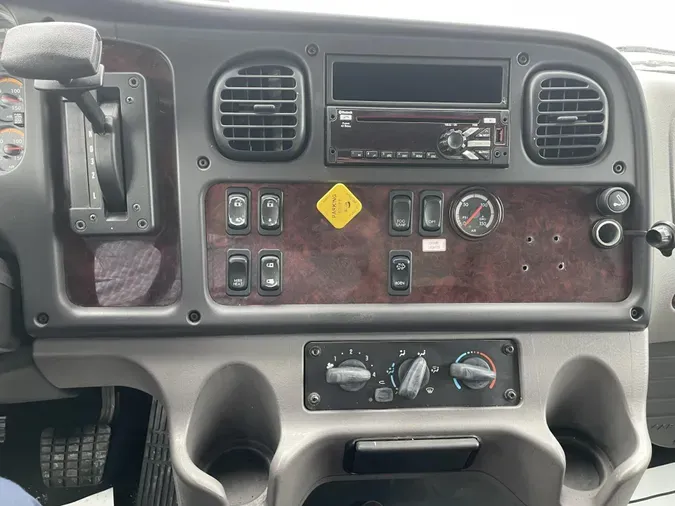 2019 Freightliner Business Class M2 106