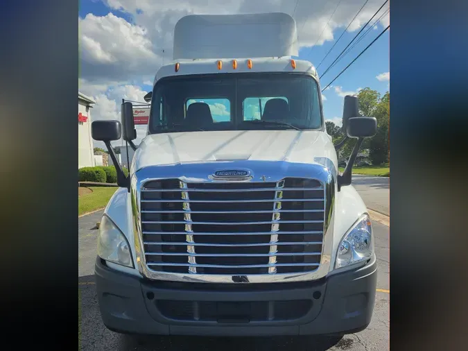 2014 FREIGHTLINER/MERCEDES CASCADIA 125