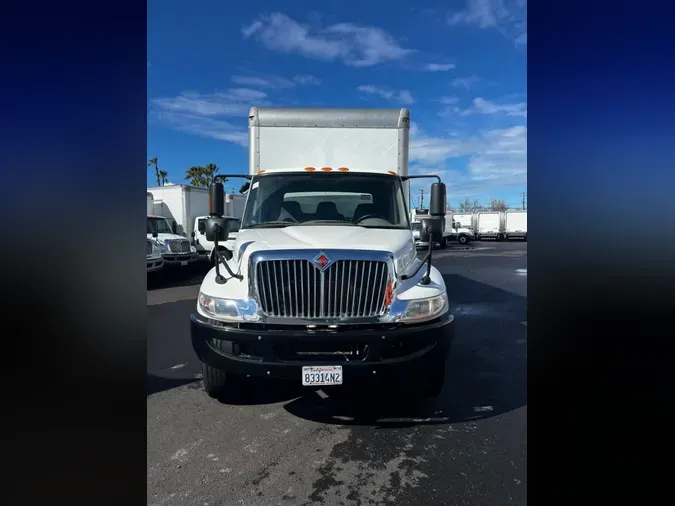2019 NAVISTAR INTERNATIONAL 4300 SBA64fee41684230d3c7784aa93406c9bb4