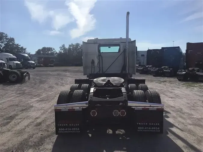 2019 VOLVO VNL300