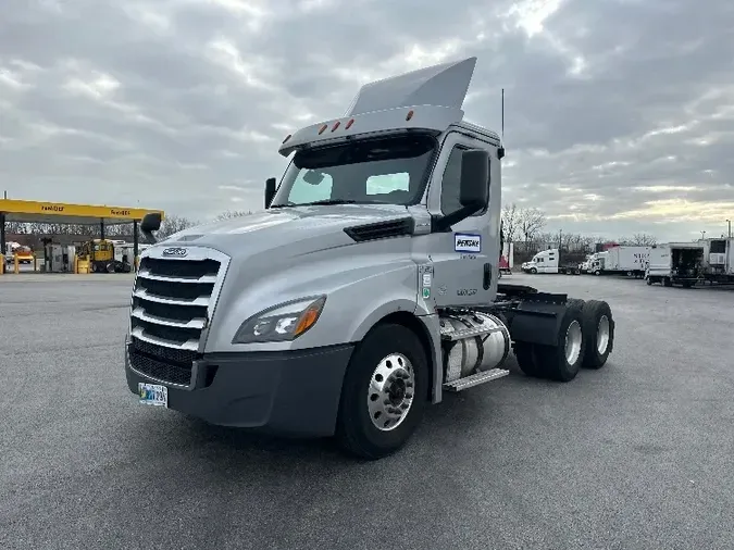 2019 Freightliner T12664ST