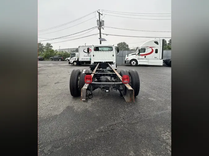 2019 FREIGHTLINER M2 106