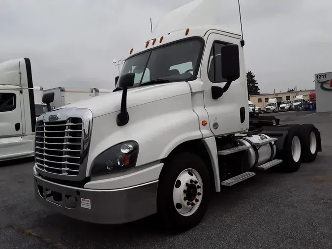 2018 FREIGHTLINER CASCADIA 125650b17a9cd20e6889e891cd7386fd425