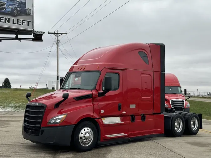 2022 FREIGHTLINER Cascadia 126650b63e31a9b84fc1569534252ee787d