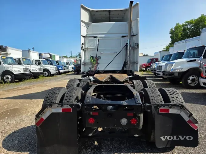 2020 VOLVO VNR64T-640