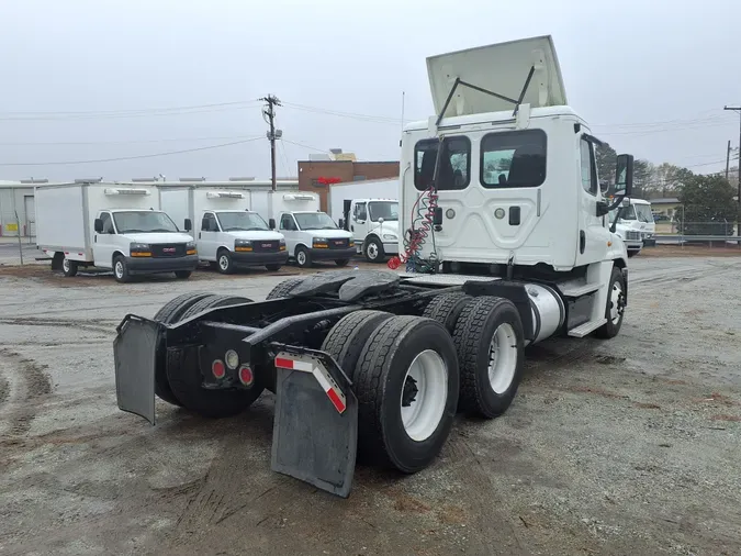 2017 FREIGHTLINER/MERCEDES CASCADIA 125