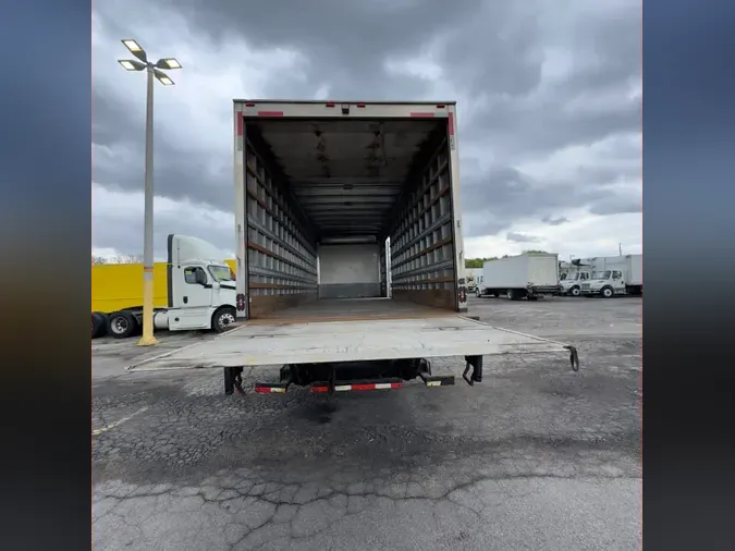 2018 FREIGHTLINER M2 106