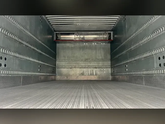 2017 FREIGHTLINER/MERCEDES M2 106