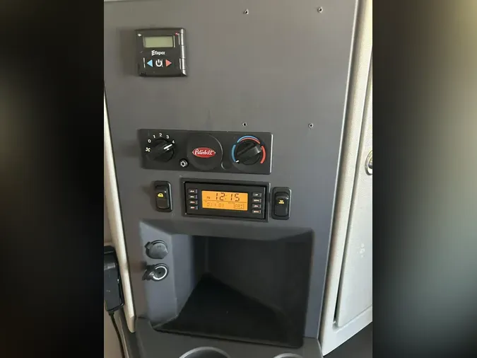 2021 Peterbilt 5796523edfcb9c8b3ab07f5db801d10c46f