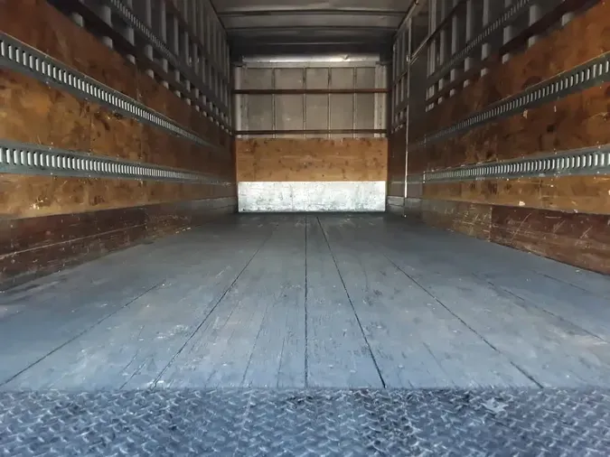 2018 FREIGHTLINER M2 106