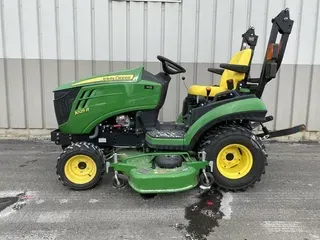 2017 John Deere 1025R