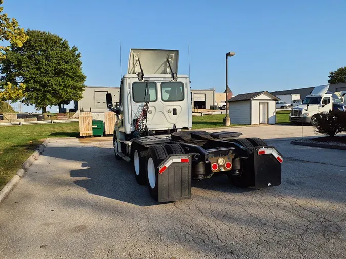 2016 FREIGHTLINER/MERCEDES CASCADIA 125