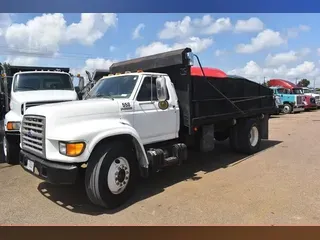 1998 FORD F800