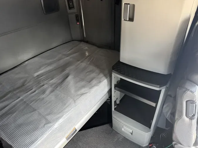 2021 Kenworth T680652f4f20a45587c740a290b9edc7c410