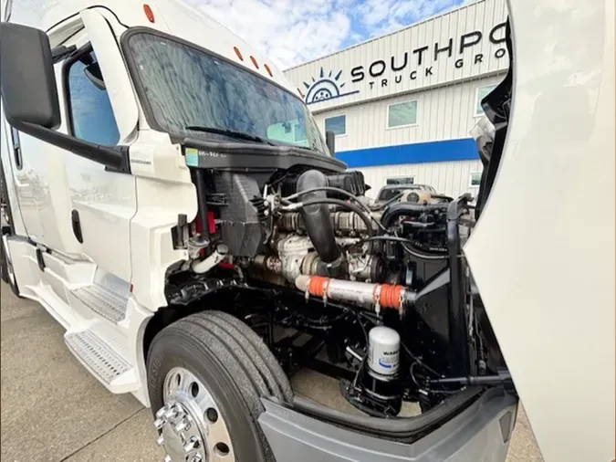 2021 Freightliner Cascadia 126