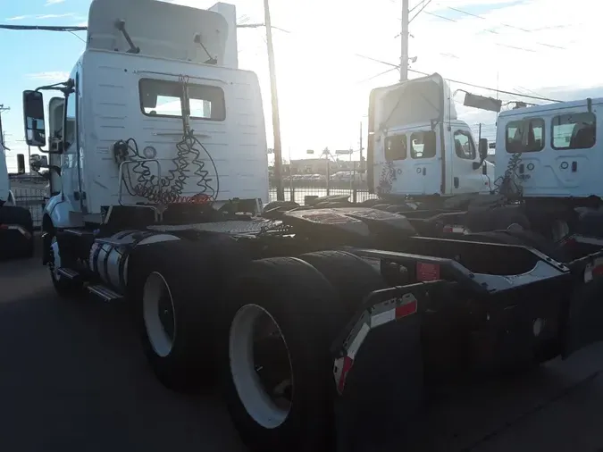 2019 VOLVO VNL64T-3006534efcdfdc29e55e50aa1e8158d71b5