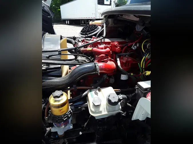 2018 FREIGHTLINER M2 106