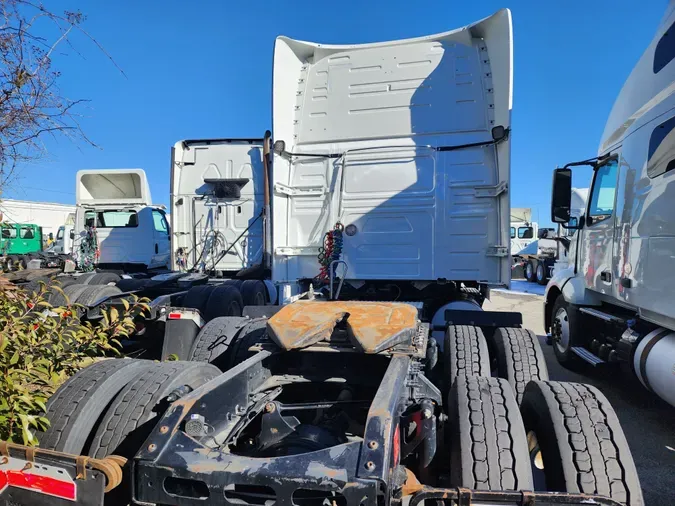 2019 VOLVO VNL64T-760