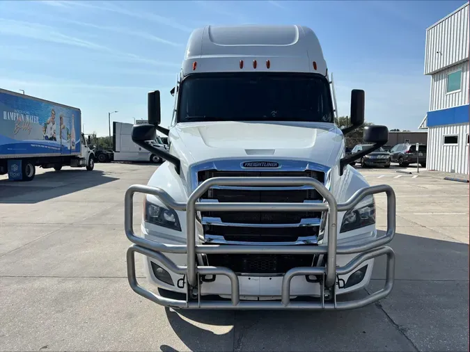 2023 Freightliner Cascadia 126