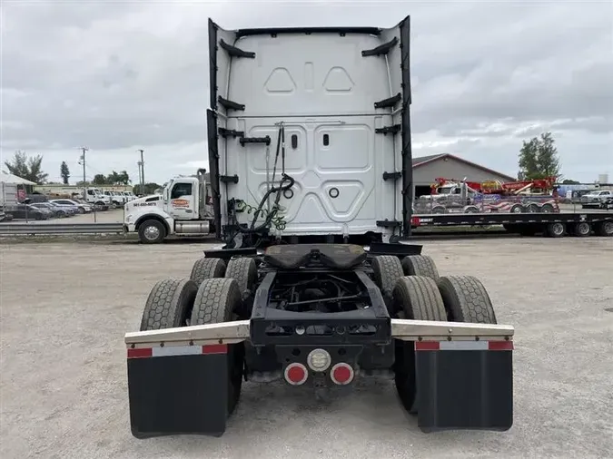 2023 FREIGHTLINER CA126