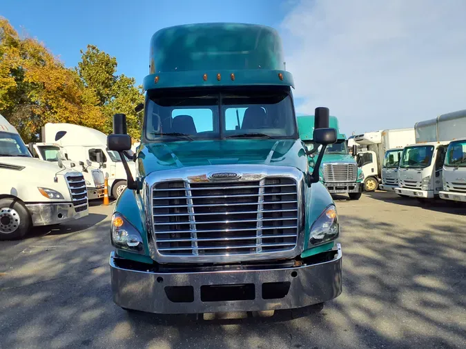 2018 FREIGHTLINER/MERCEDES CASCADIA 125