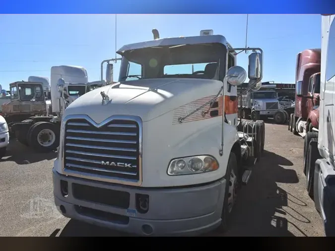 2017 MACK PINNACLE CXU613