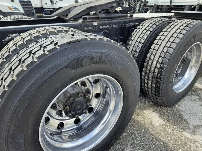 2021 FREIGHTLINER CASCADIA CA126