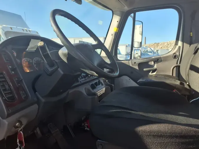 2018 FREIGHTLINER/MERCEDES M2 106