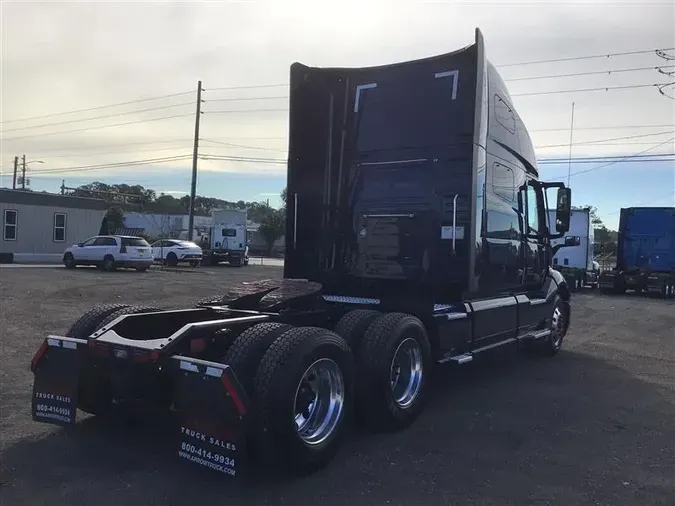 2021 VOLVO VNL760