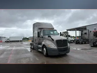 2022 International LT