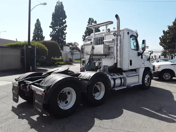 2019 FREIGHTLINER/MERCEDES CASCADIA 125654d2dcfcd8d8d4ad33709c388201d3c