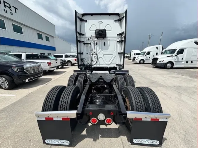2022 Freightliner PT126SLP