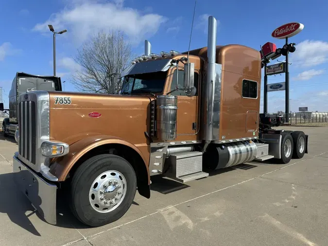 2024 Peterbilt 389