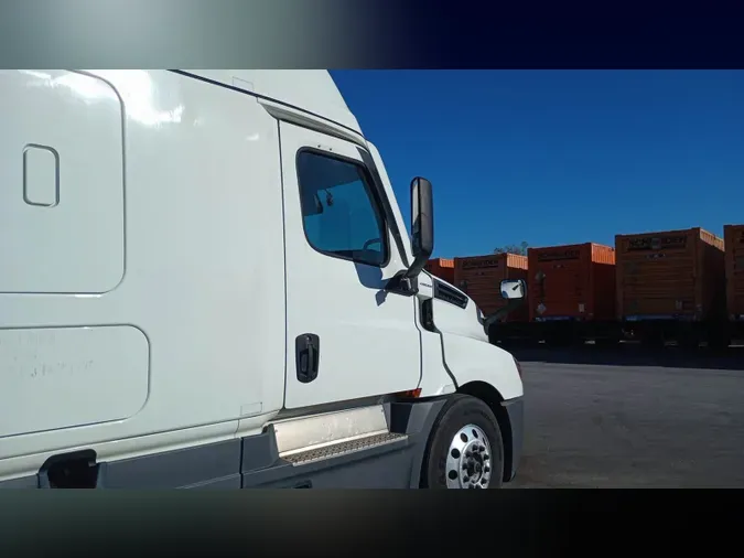 2022 Freightliner Cascadia 126