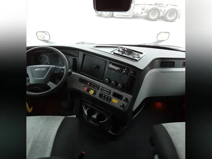 2022 Freightliner Cascadia 126