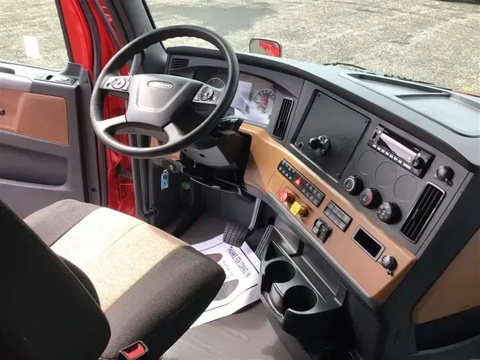 2020 FREIGHTLINER CASCADIA