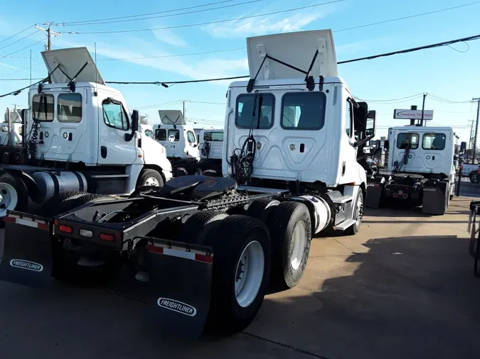 2019 FREIGHTLINER/MERCEDES PT126064ST