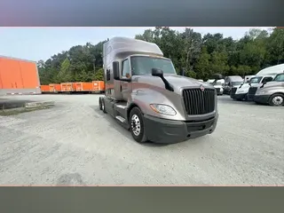 2022 International LT