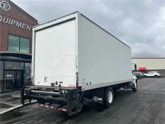 2017 HINO 268