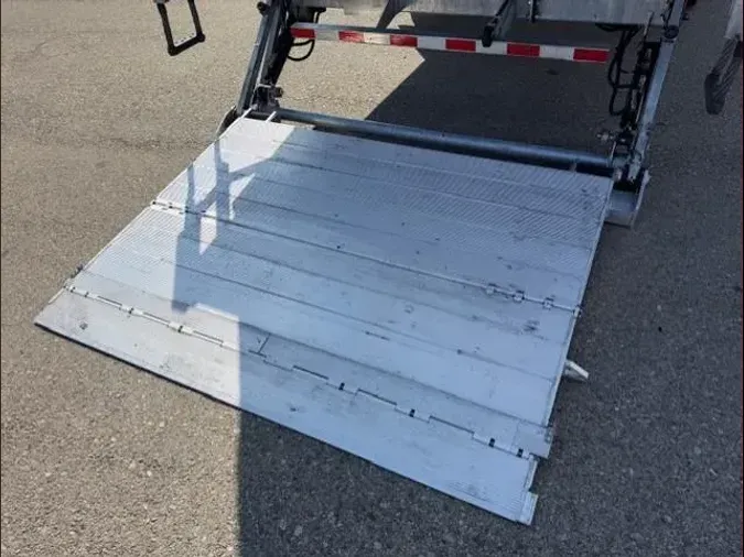 2019 Freightliner Business Class M2 106