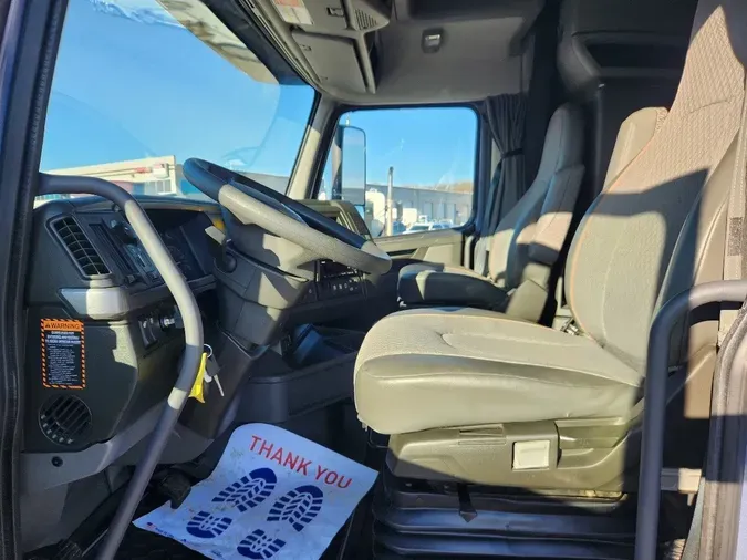 2023 VOLVO VNL64T760