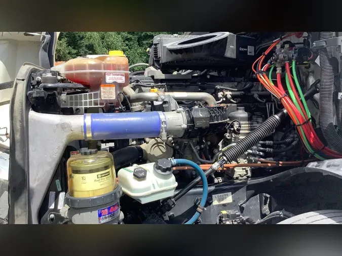 2020 Freightliner Cascadia 126