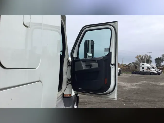 2021 Freightliner Cascadia 126