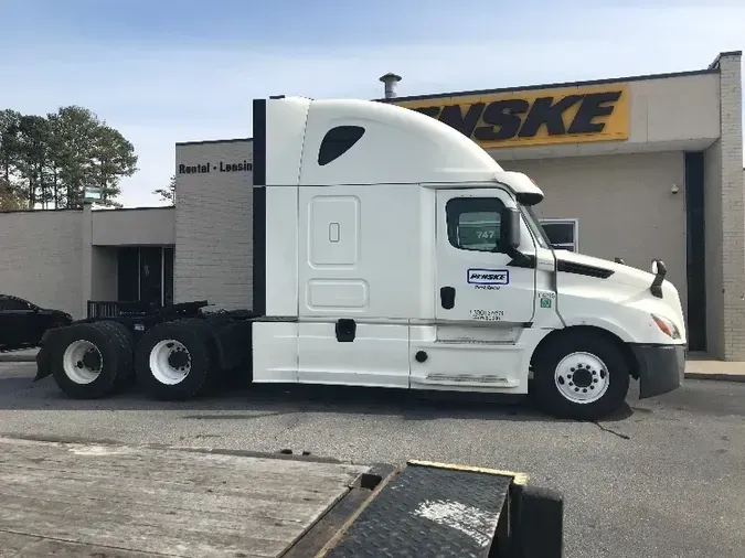 2018 Freightliner T12664ST