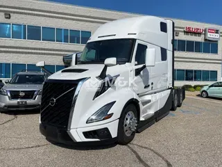 2025 VOLVO VNL64T860