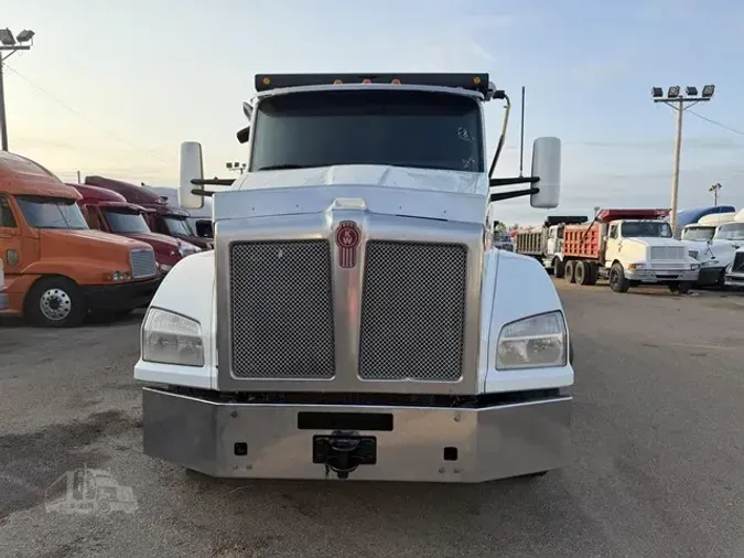 2016 KENWORTH T880