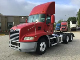 2016 MACK CXU613