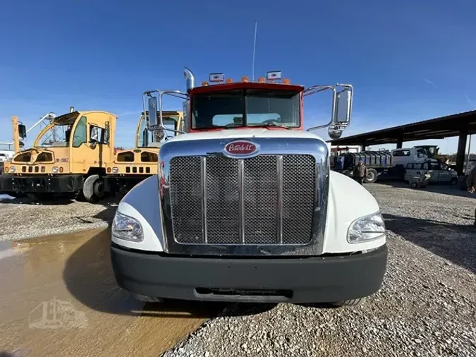 2010 PETERBILT 335