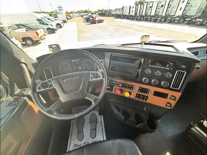 2023 Freightliner Cascadia 126